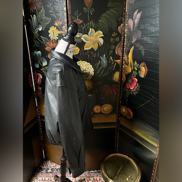 St Johns Bay Black Leather Jacket, Zip Up, Collared and Insulated, Men Size L - Picture 2 of 12